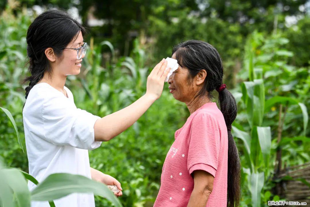 全网追的“扁担女孩”，找了一份暑假工，时薪12元 - 宿迁生活资讯 - 宿迁28生活网 suqian.28life.com